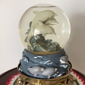 Vintage Westland three dolphins musical snow globe.